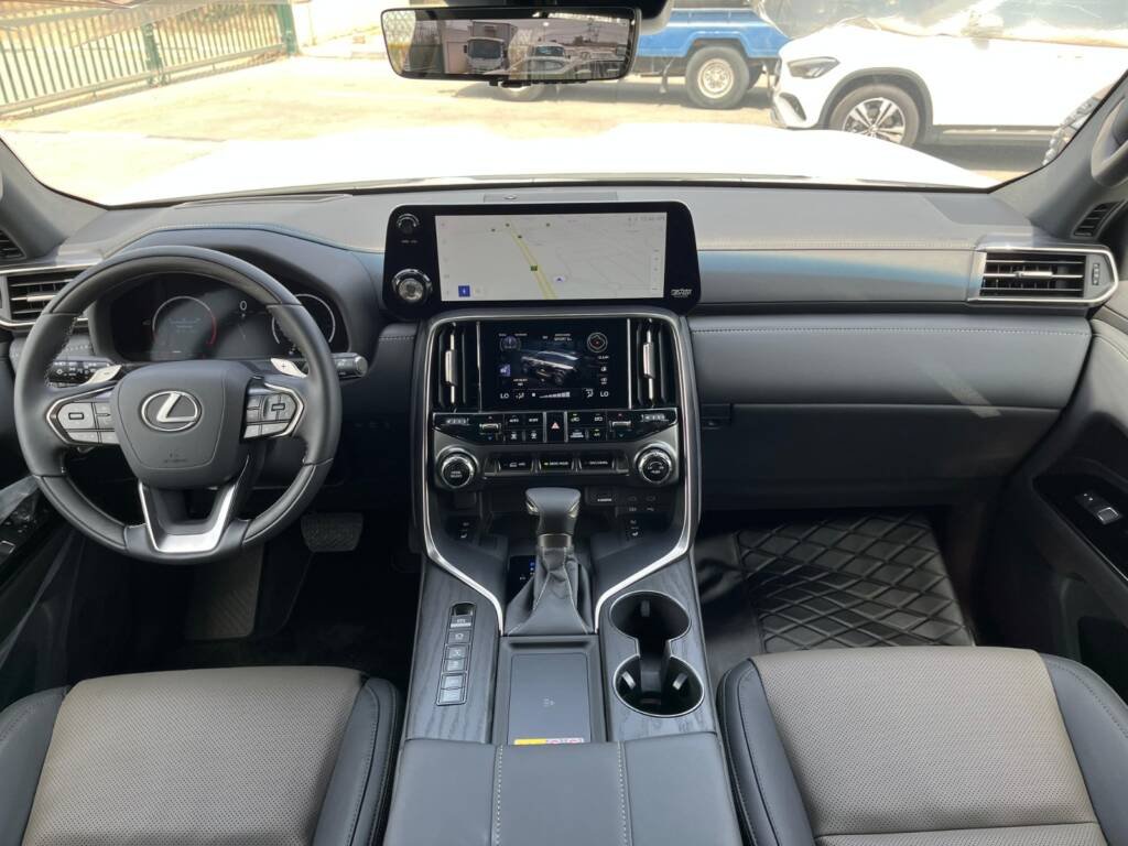 LEXUS LX600 OVERTRAIL 2025 WHITE