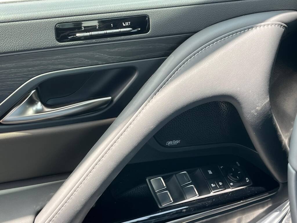 LEXUS LX600 OVERTRAIL 2025 WHITE