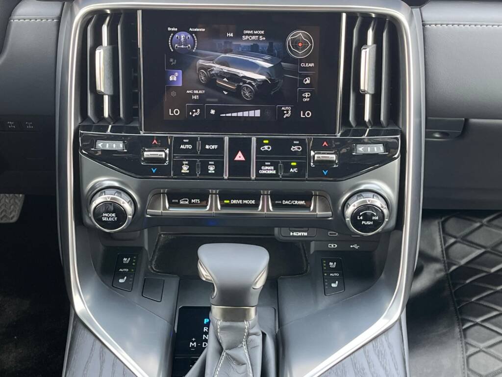 LEXUS LX600 OVERTRAIL 2025 WHITE