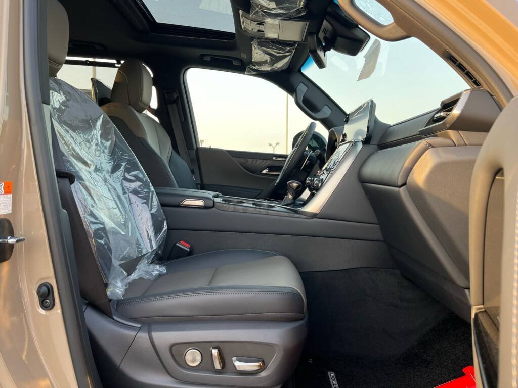LEXUS LX600 OVERTRAIL 2025 BEIGE