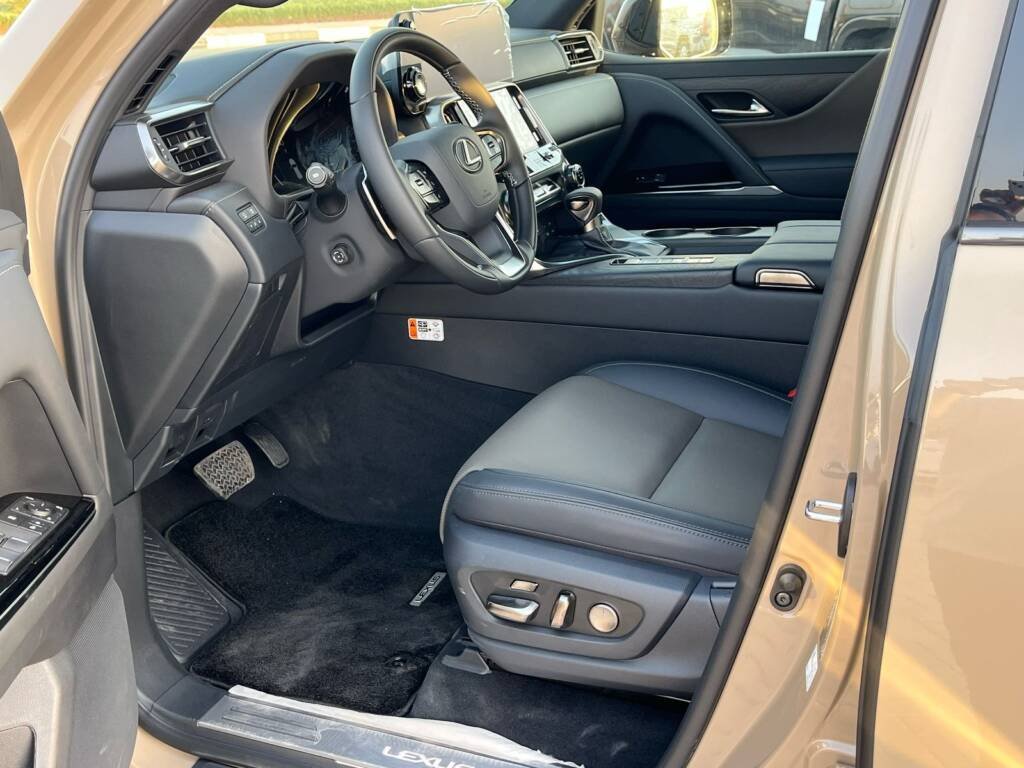 LEXUS LX600 OVERTRAIL 2025 BEIGE