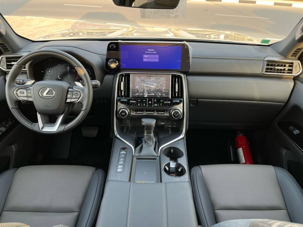 LEXUS LX600 OVERTRAIL 2025 BEIGE