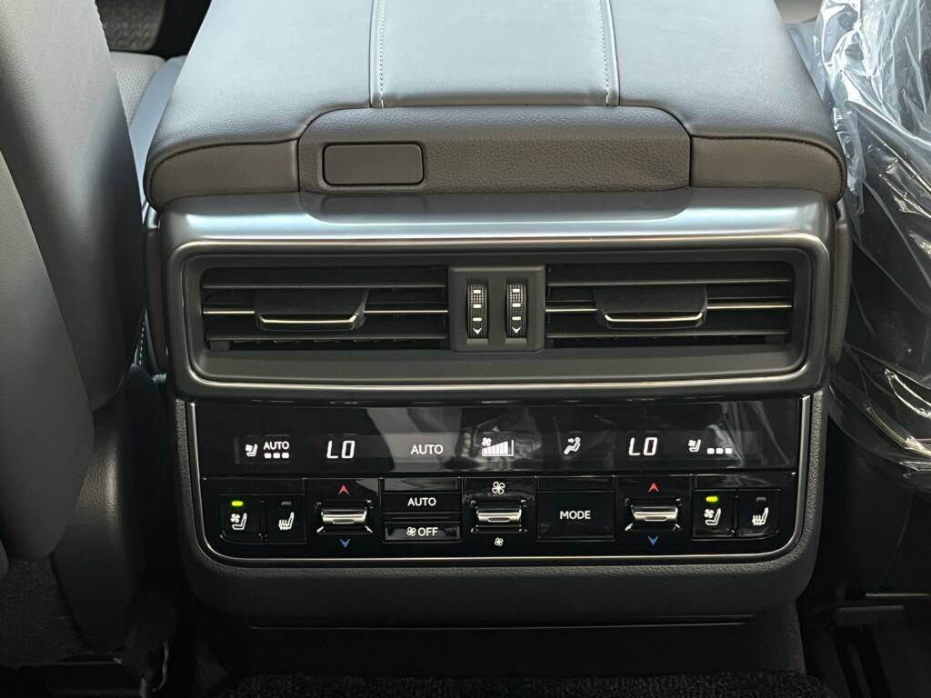 LEXUS LX600 OVERTRAIL 2025 BEIGE