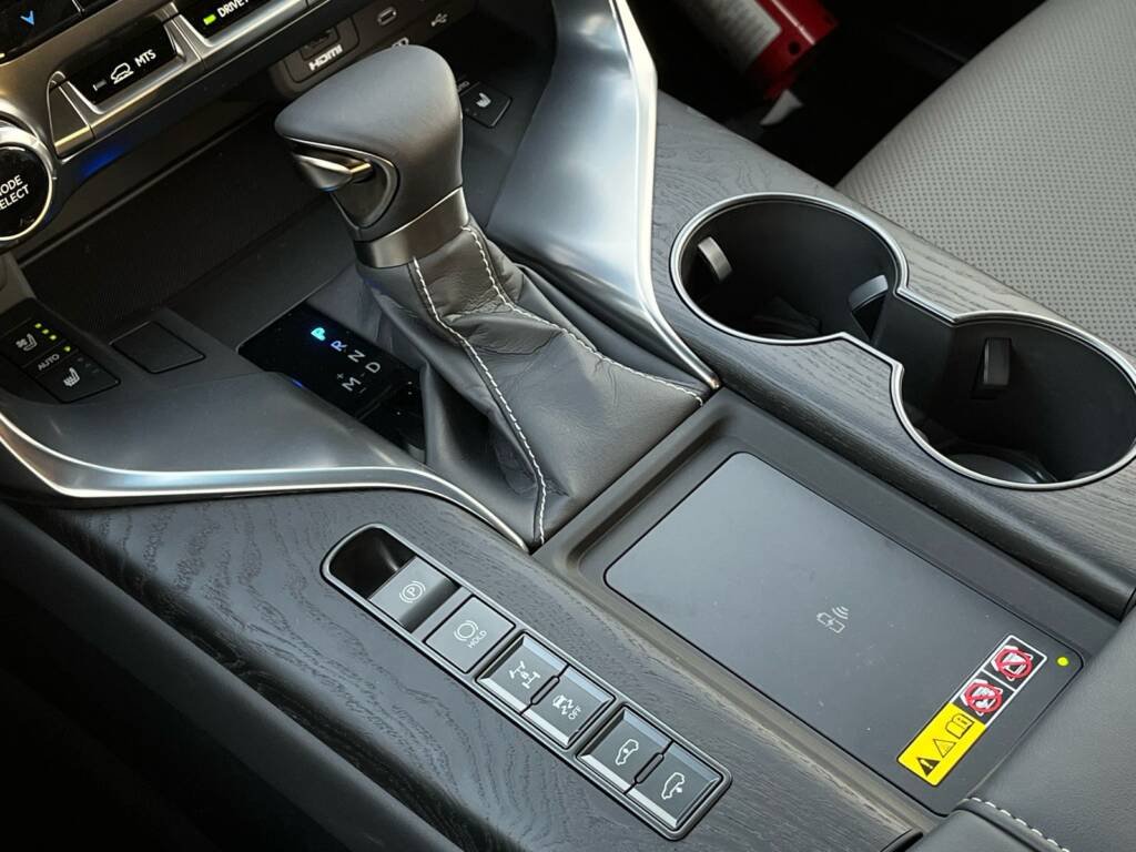 LEXUS LX600 OVERTRAIL 2025 BEIGE