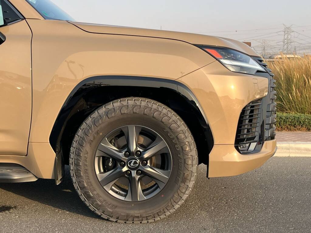 LEXUS LX600 OVERTRAIL 2025 BEIGE