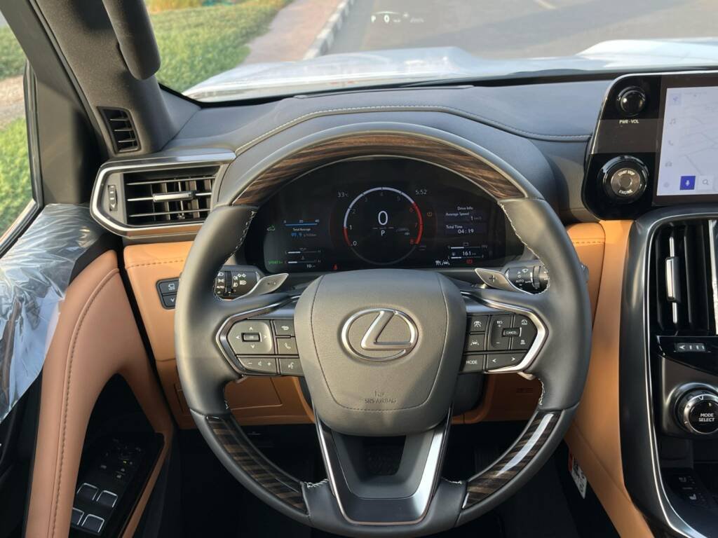 LEXUS LX600 SIGNATURE GREEN IN TAN 2025