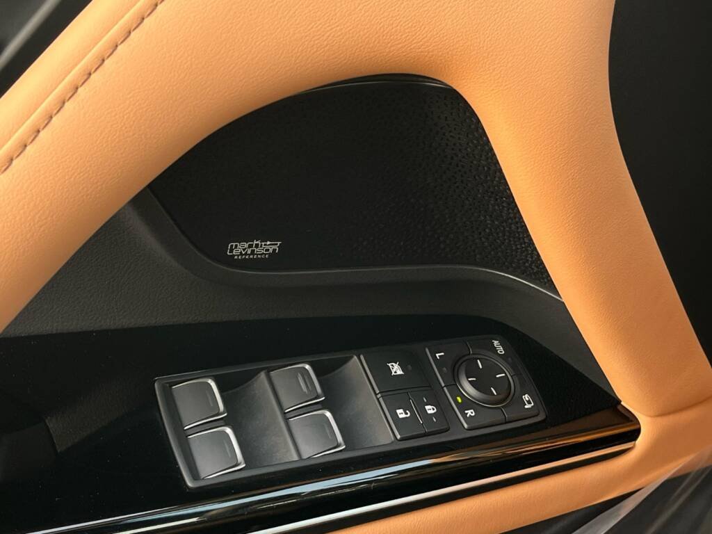 LEXUS LX600 SIGNATURE GREEN IN TAN 2025