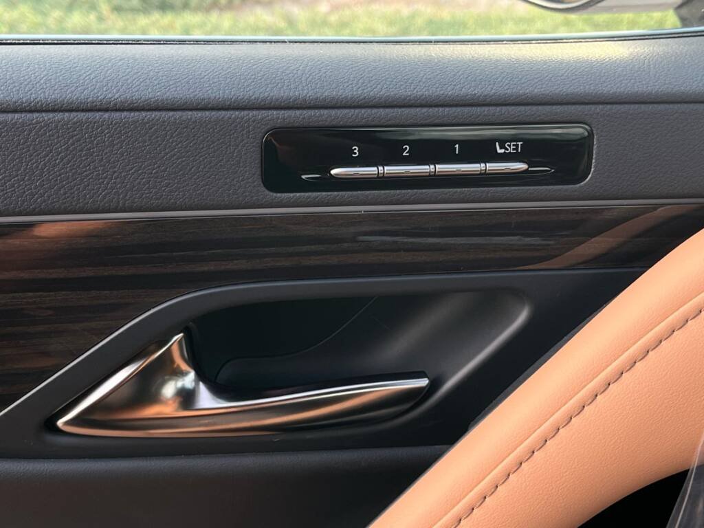 LEXUS LX600 SIGNATURE GREEN IN TAN 2025