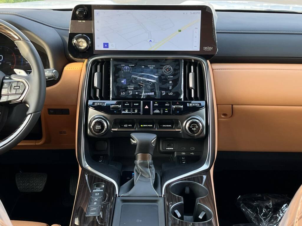 LEXUS LX600 SIGNATURE GREEN IN TAN 2025