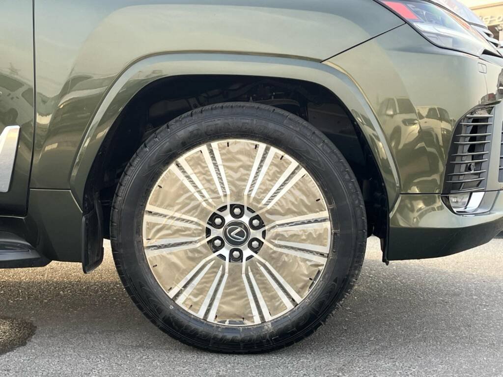 LEXUS LX600 SIGNATURE GREEN IN TAN 2025