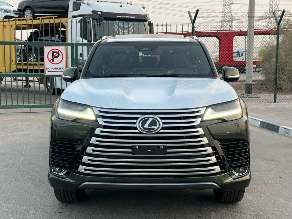LEXUS LX600 SIGNATURE GREEN IN RED 2025