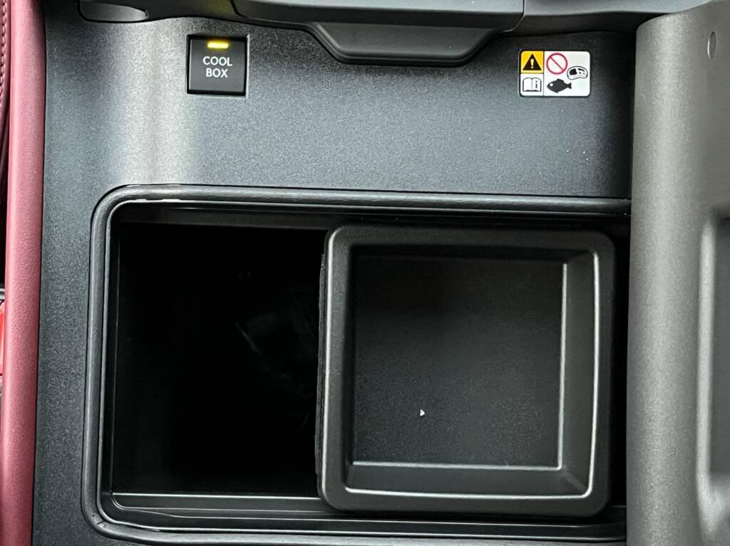 LEXUS LX600 SIGNATURE GREEN IN RED 2025