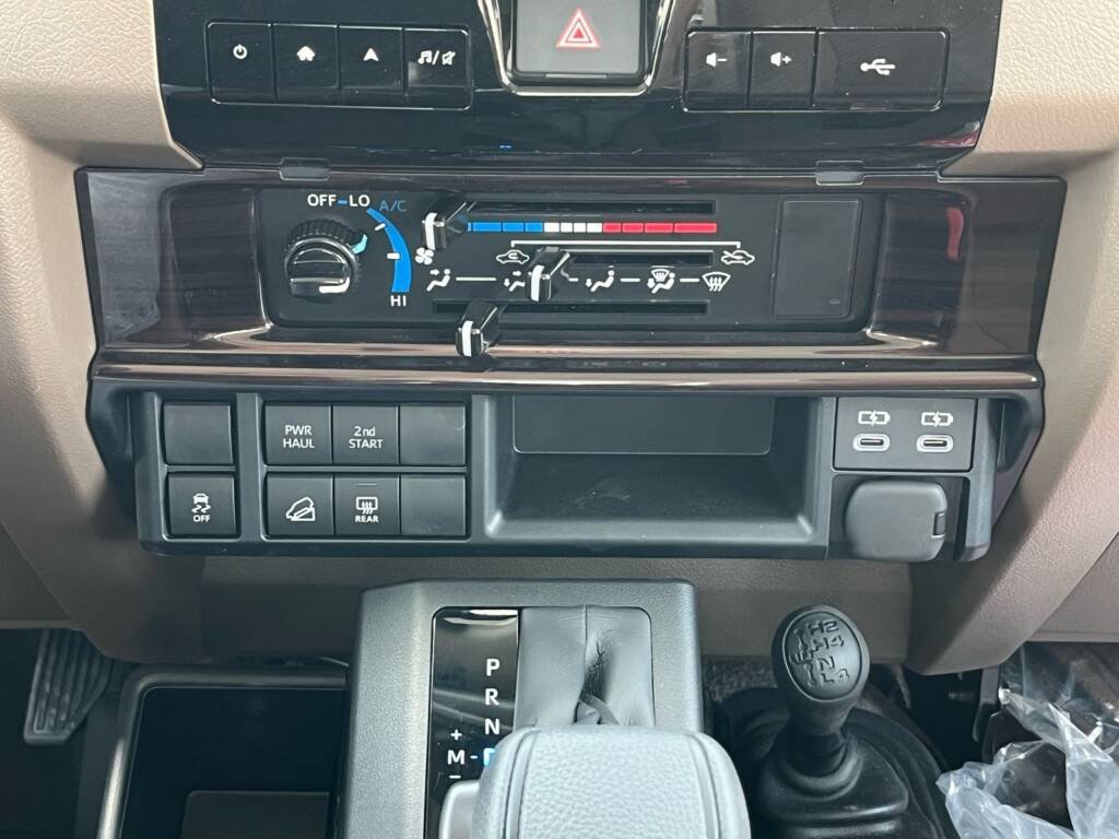 TOYOTA LC71 2.8L DSL A/T – FULL 2025 – GREY