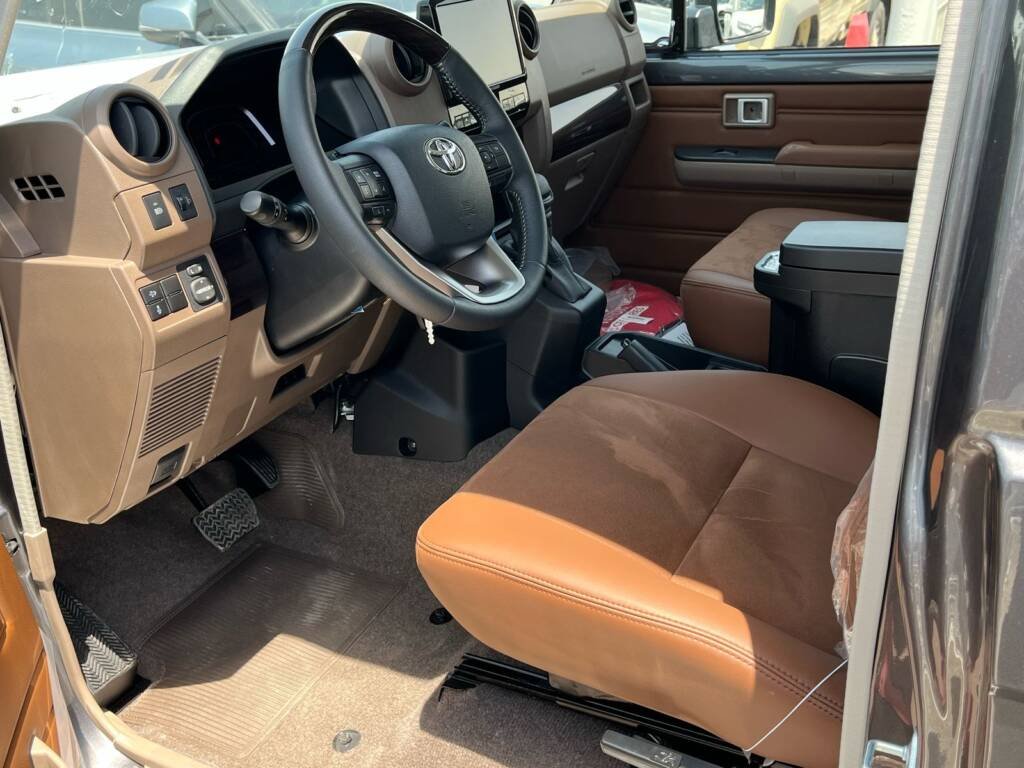 TOYOTA LC71 2.8L DSL A/T – FULL 2025 – GREY