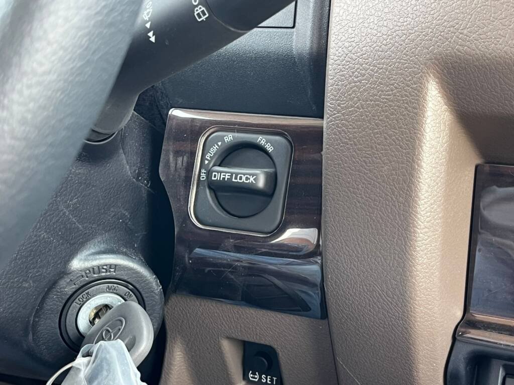 TOYOTA LC71 2.8L DSL A/T – FULL 2025 – SILVER