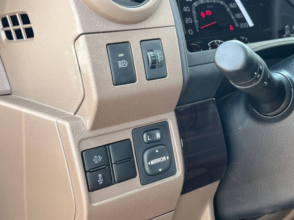 TOYOTA LC71 2.8L DSL A/T – FULL 2025 – SILVER