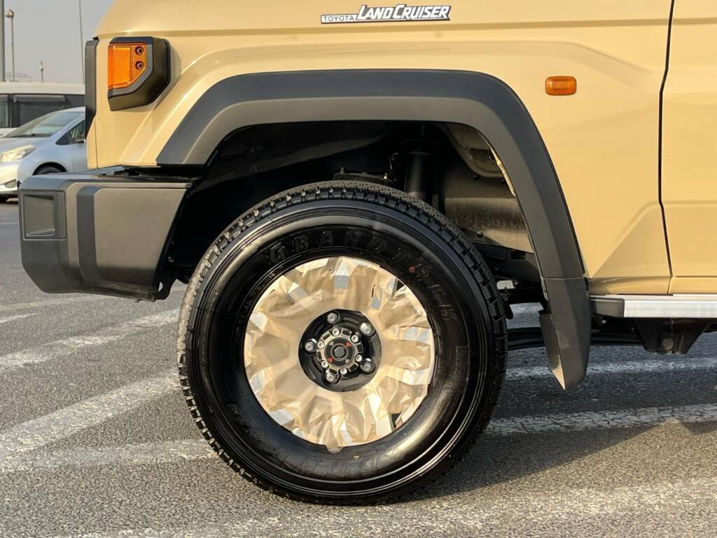 TOYOTA LC71 2.8L DSL A/T – FULL 2025 – BEIGE