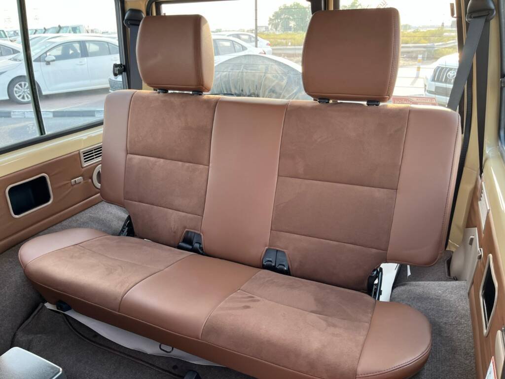 TOYOTA LC71 2.8L DSL A/T – FULL 2025 – BEIGE