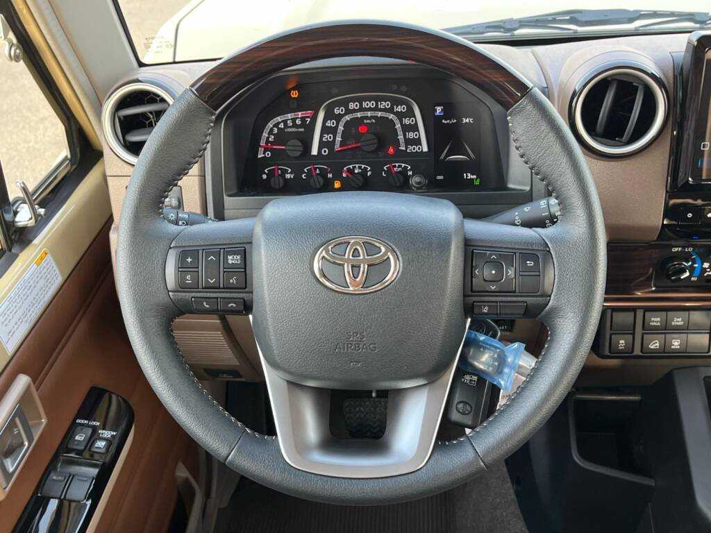 TOYOTA LC71 2.8L DSL A/T – FULL 2025 – BEIGE