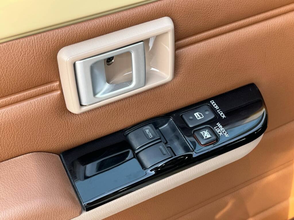 TOYOTA LC71 2.8L DSL A/T – FULL 2025 – BEIGE
