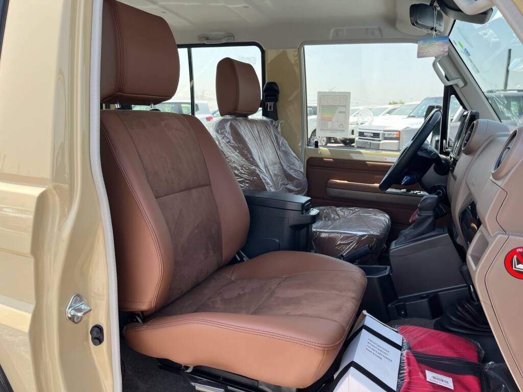 TOYOTA LC71 2.8L DSL A/T – FULL 2025 – BEIGE