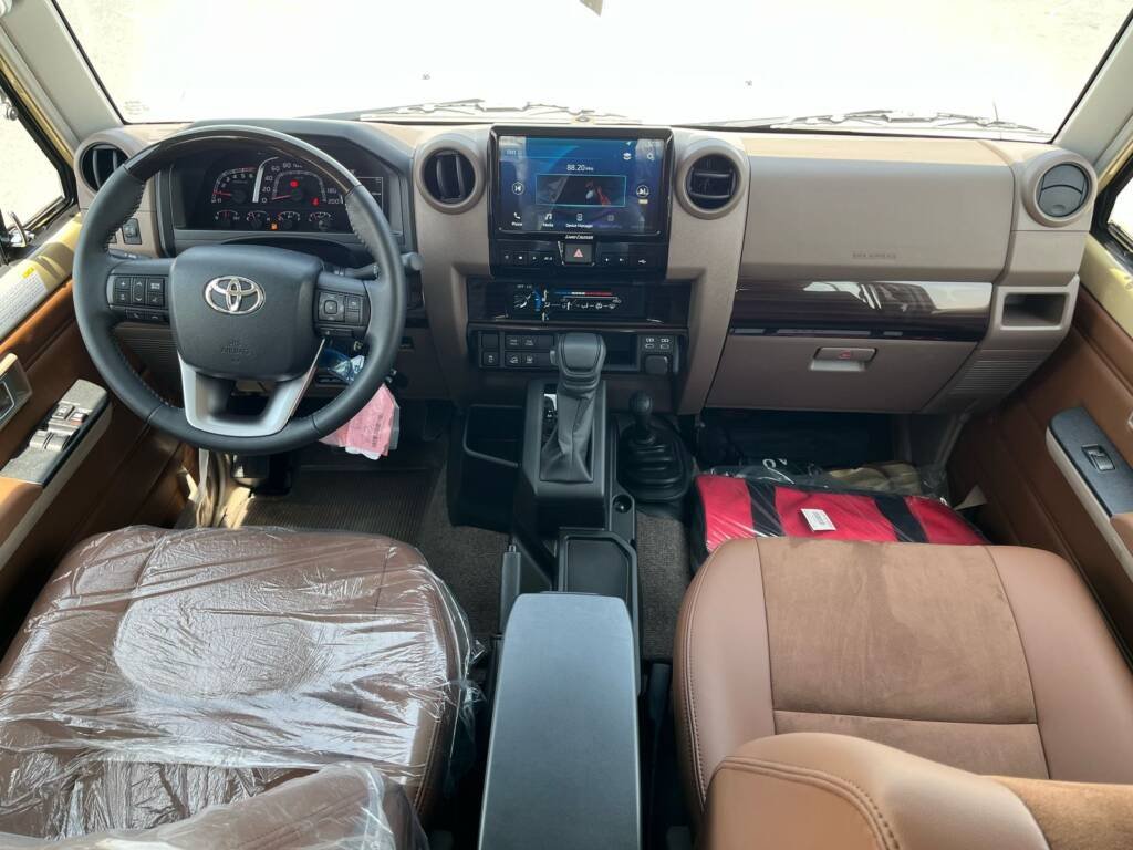 TOYOTA LC71 2.8L DSL A/T – FULL 2025 – BEIGE