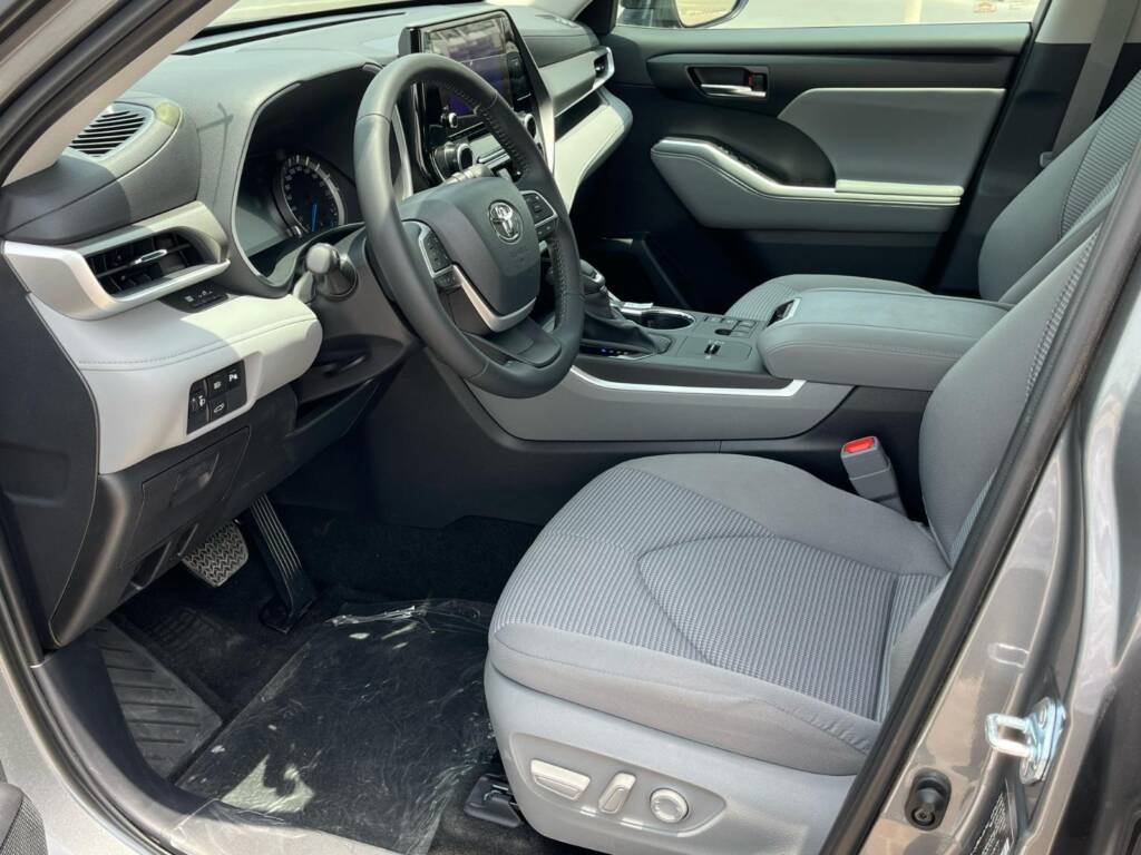 TOYOTA HIGHLANDER GLE HEV 2025 GRAY
