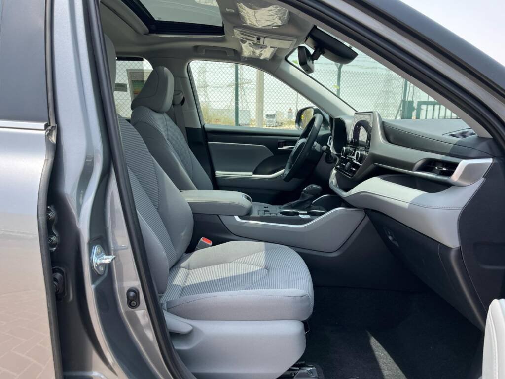 TOYOTA HIGHLANDER GLE HEV 2025 GRAY