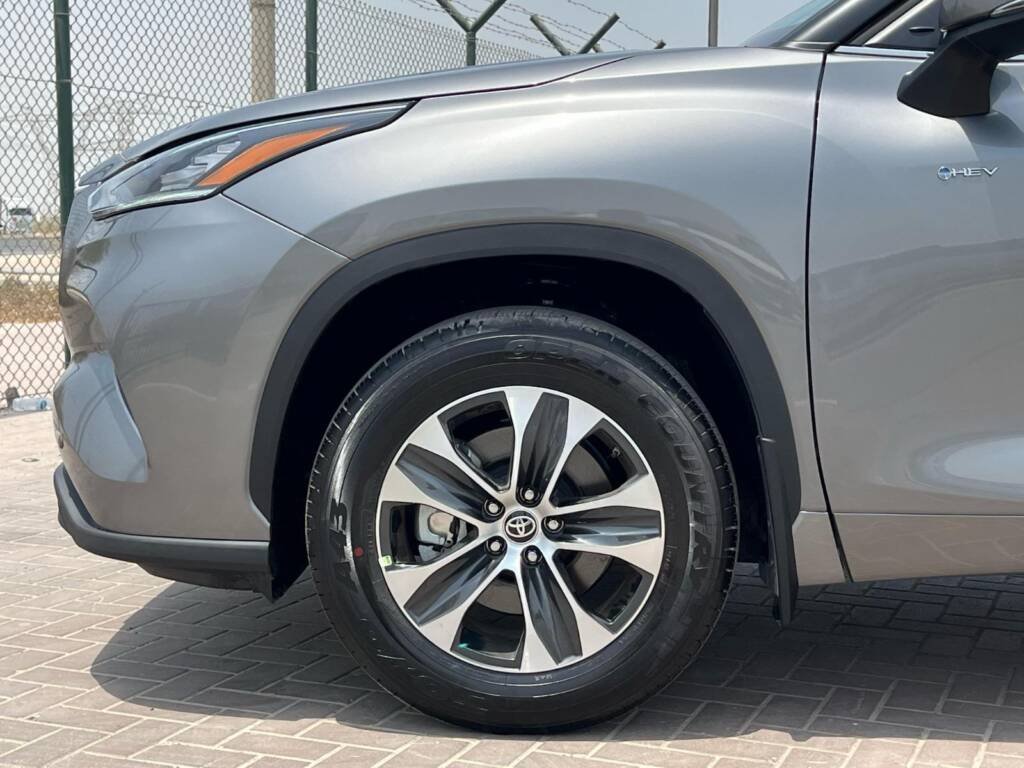 TOYOTA HIGHLANDER GLE HEV 2025 GRAY