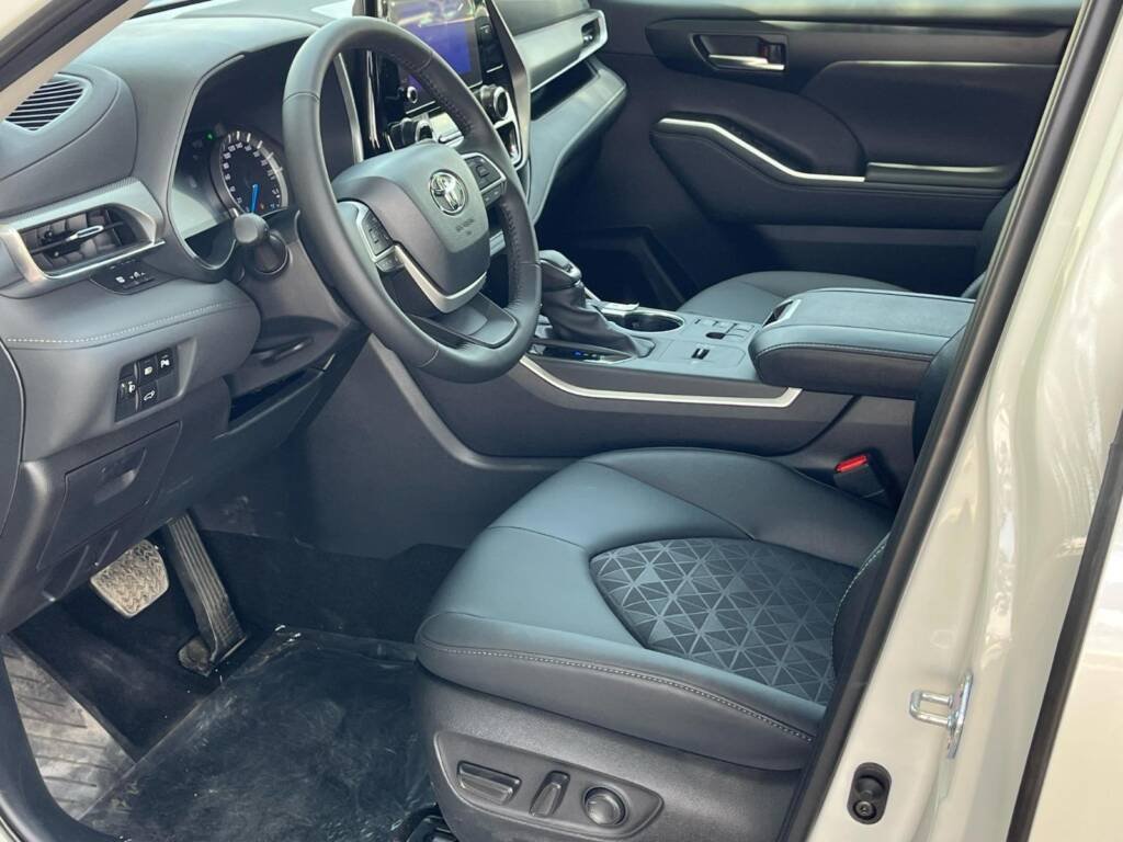 TOYOTA HIGHLANDER GLE BLACK EDITION