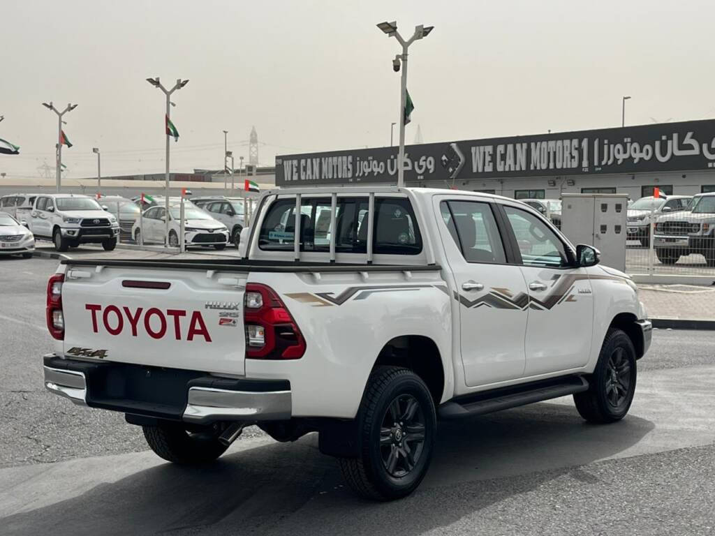 TOYOTA HILUX DC 2.7L PTR 2024 WHITE IN BLACK