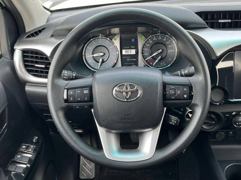 TOYOTA HILUX DC 2.7L PTR 2024 WHITE IN BLACK