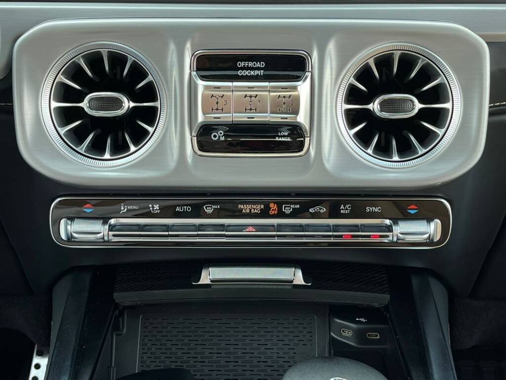 MERCEDES BENZ G63 AMG 4.0L BI-TURBO V8 GREEN 2025