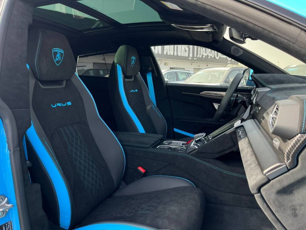 LAMBORGHINI URUS PERFOMANTE 2024 BABY BLUE