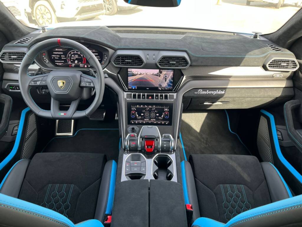 LAMBORGHINI URUS PERFOMANTE 2024 BABY BLUE