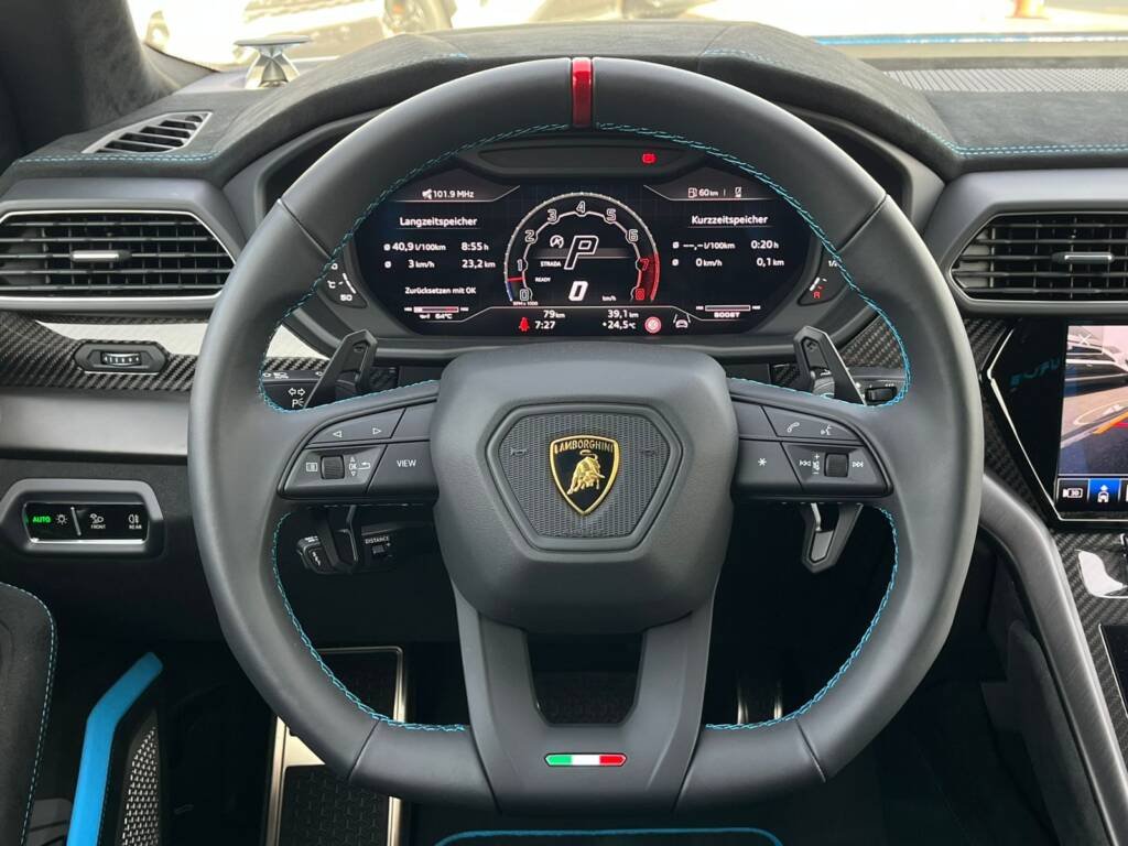 LAMBORGHINI URUS PERFOMANTE 2024 BABY BLUE