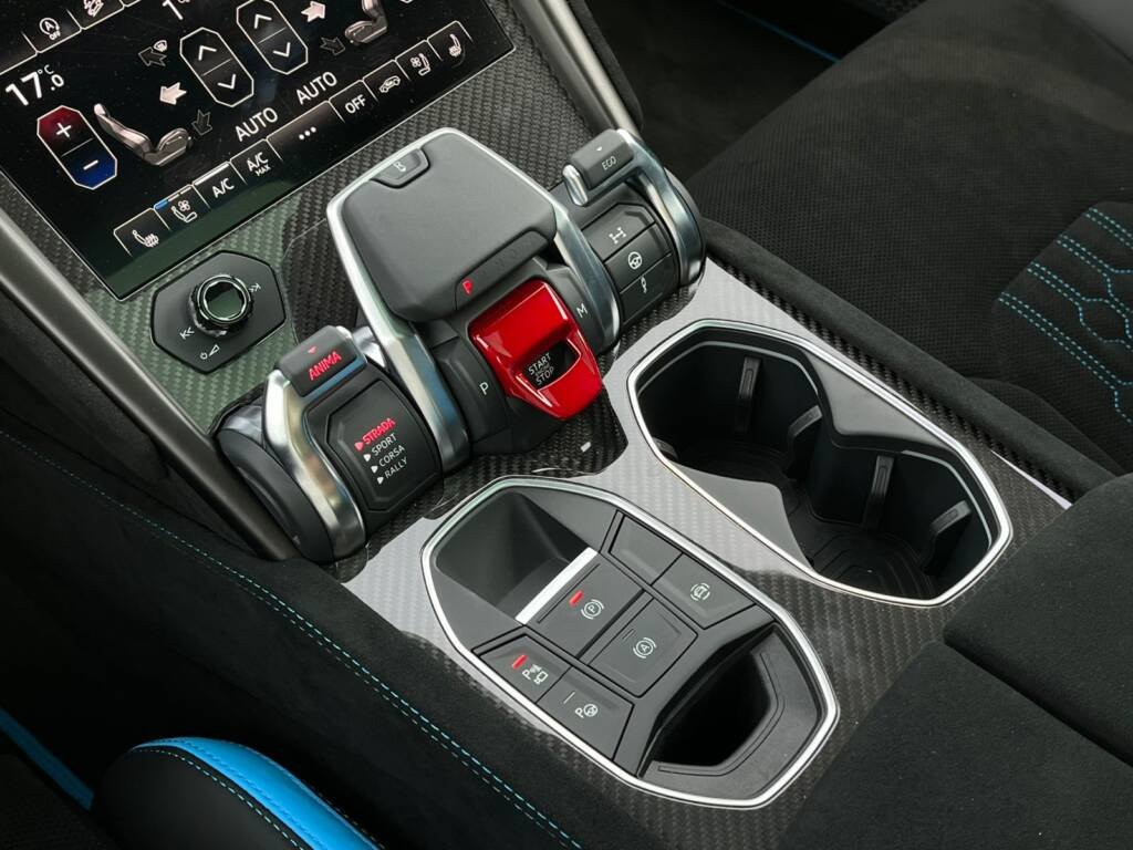 LAMBORGHINI URUS PERFOMANTE 2024 BABY BLUE