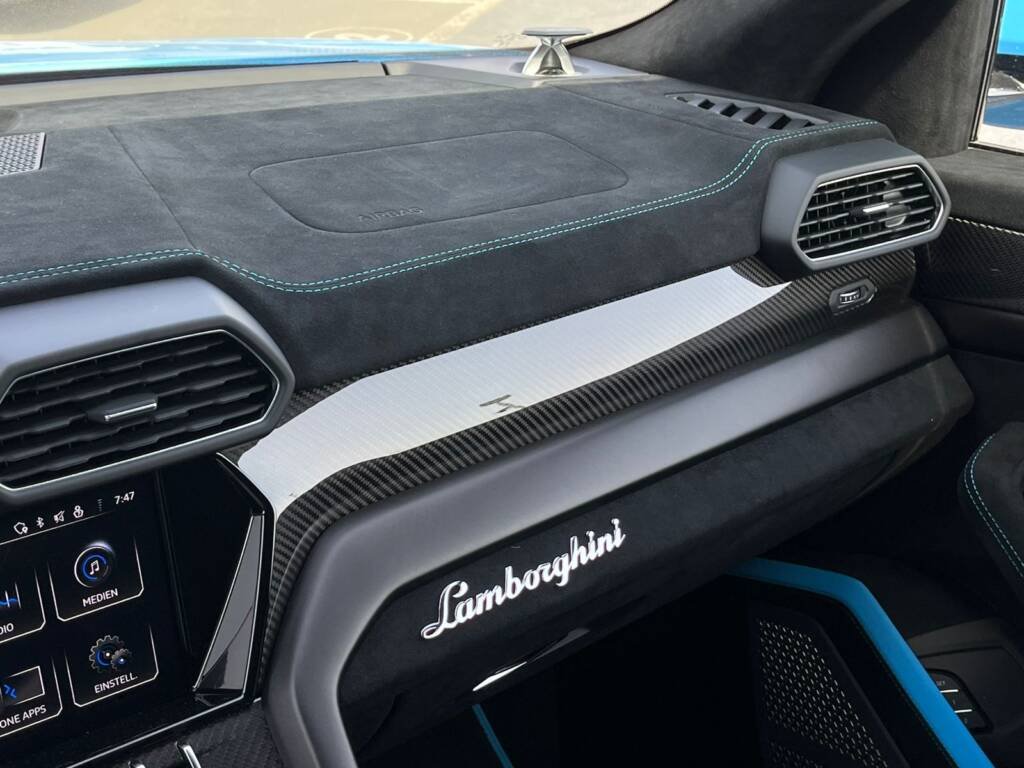 LAMBORGHINI URUS PERFOMANTE 2024 BABY BLUE