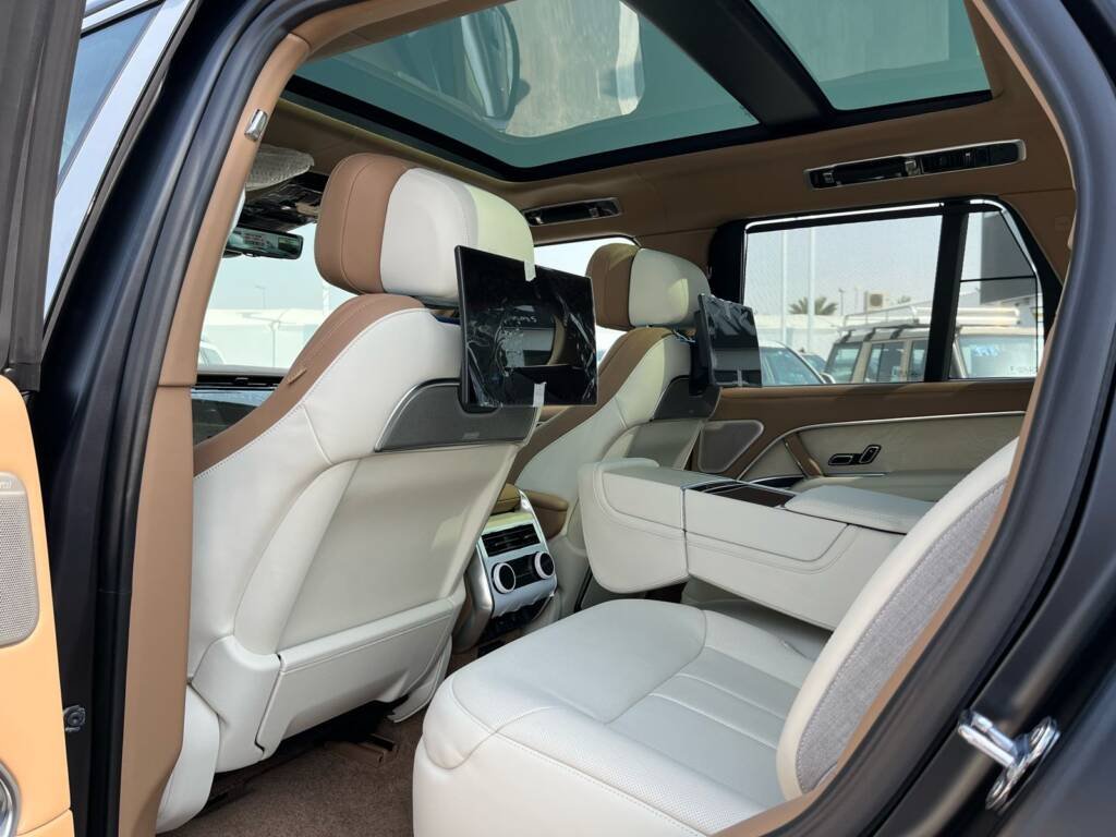 RANGE ROVER SV MATTE BLACK 2024