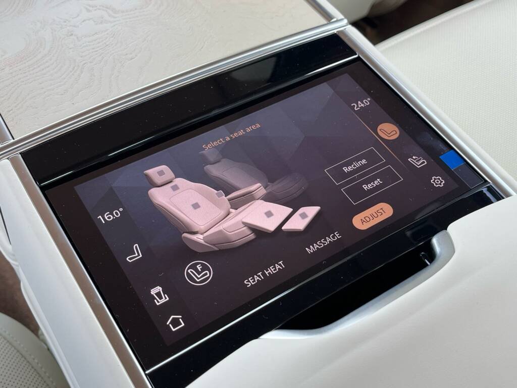 RANGE ROVER SV MATTE BLACK 2024