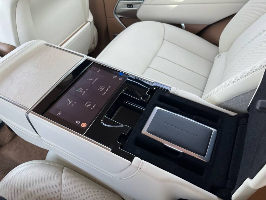 RANGE ROVER SV MATTE BLACK 2024