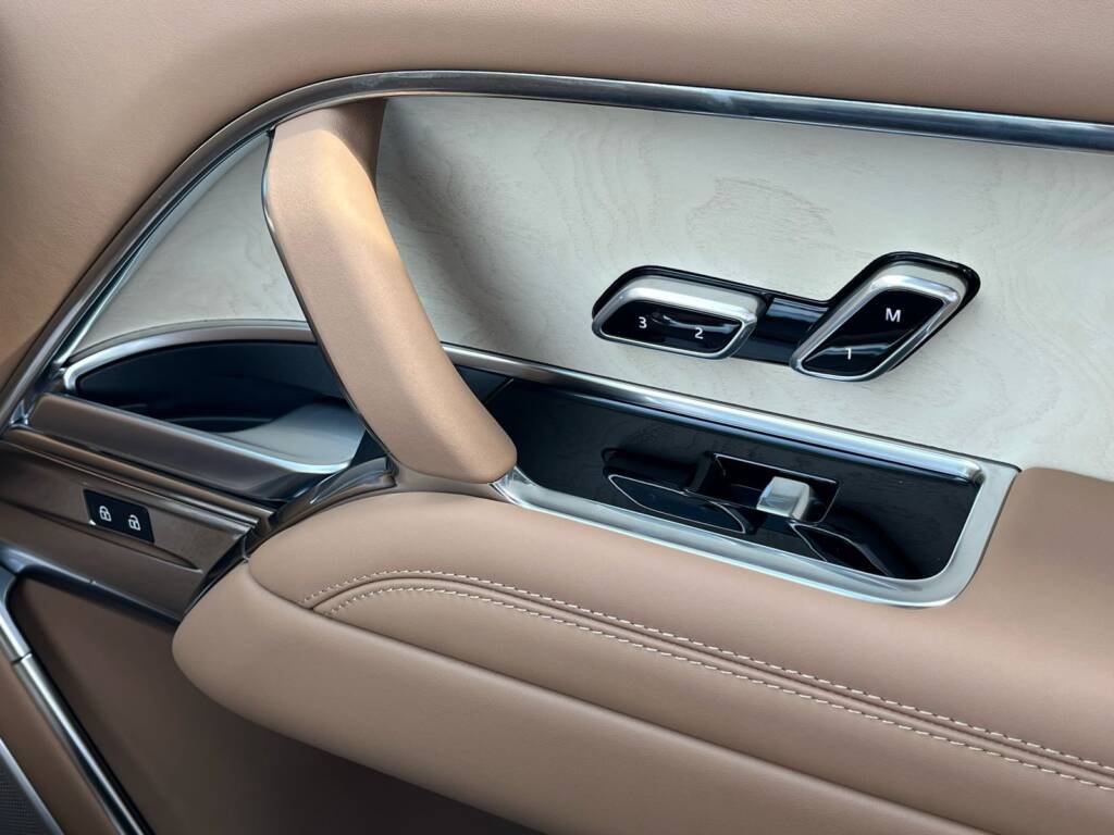 RANGE ROVER SV MATTE BLACK 2024