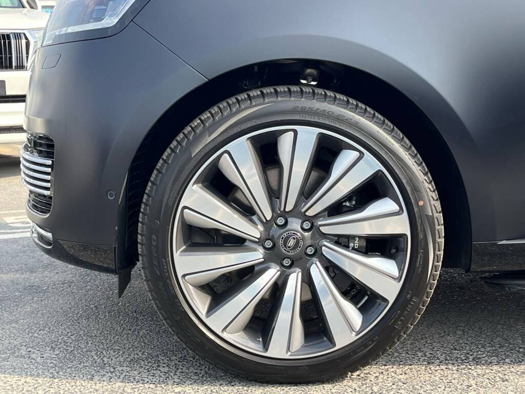 RANGE ROVER SV MATTE BLACK 2024