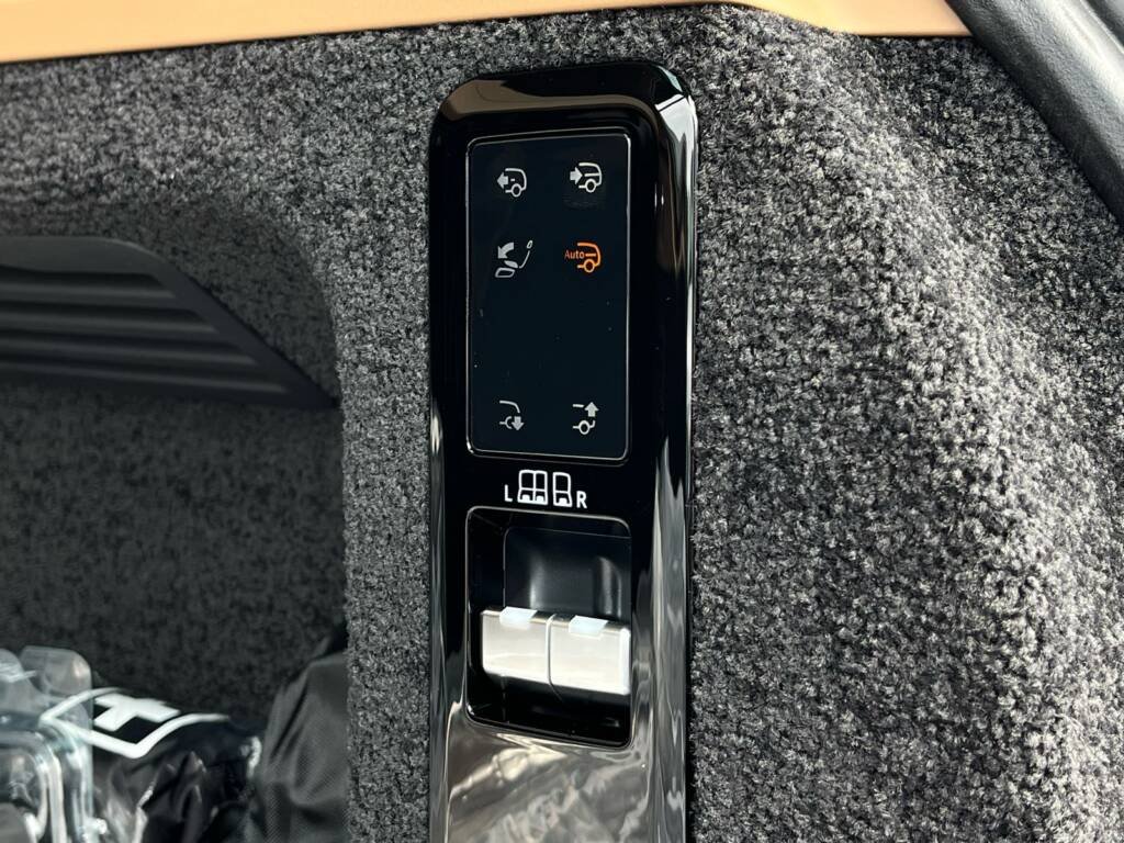 RANGE ROVER SV MATTE BLACK 2024