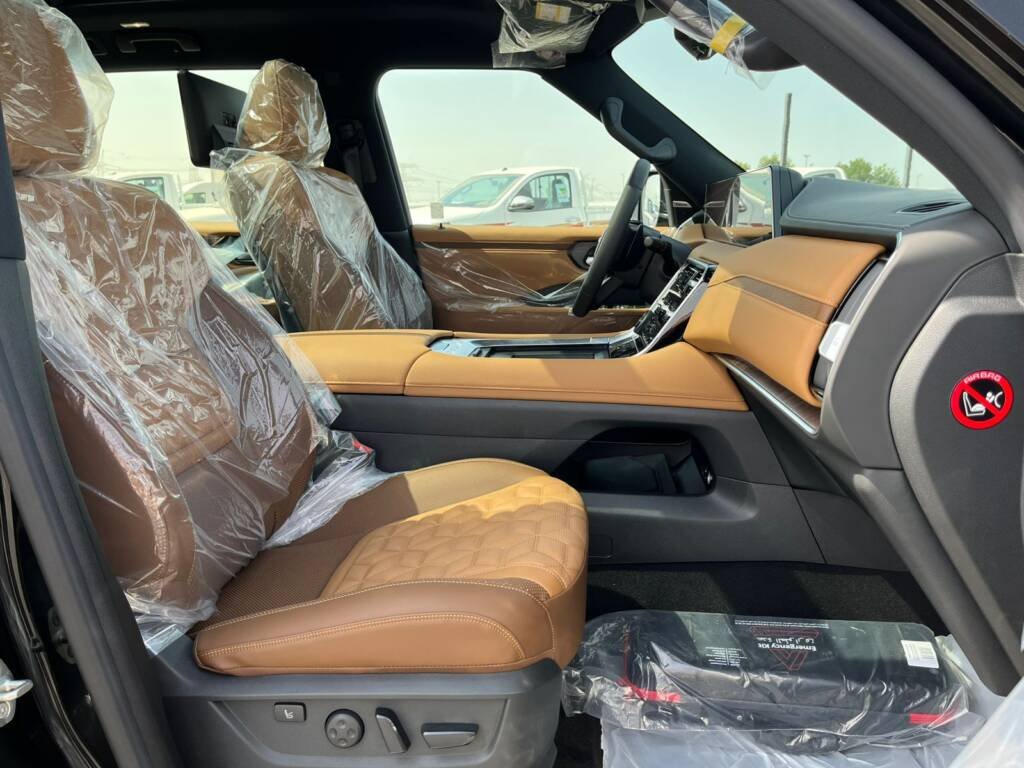 NISSAN PATROL PLATINUM V6 TWIN TURBO 2025 BLACK-IN TAN