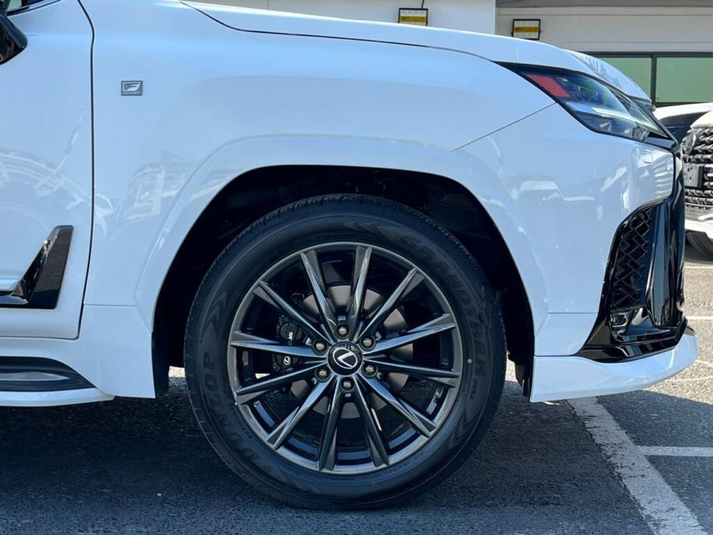LEXUS LX600 F-SPORT 2025 WHITE Sport Kit