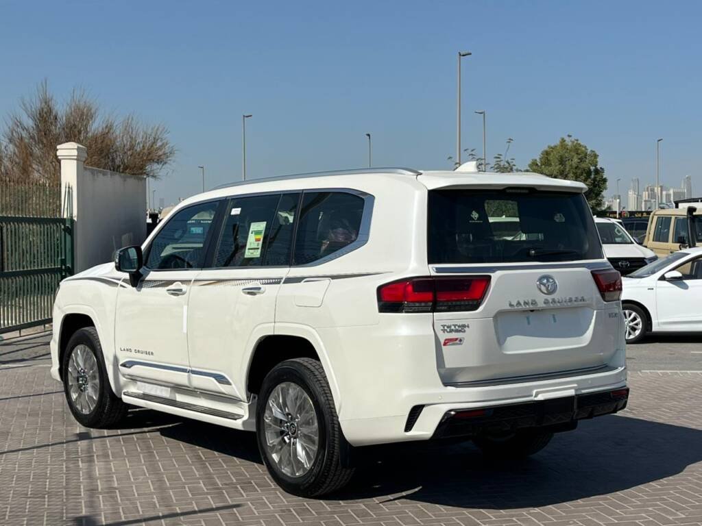 MODEL TOYOTA LAND CRUISER VXR V6 3.3L DSL 2025