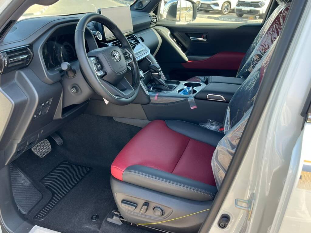 MODEL TOYOTA LAND CRUISER VXR V6 3.3L DSL 2025