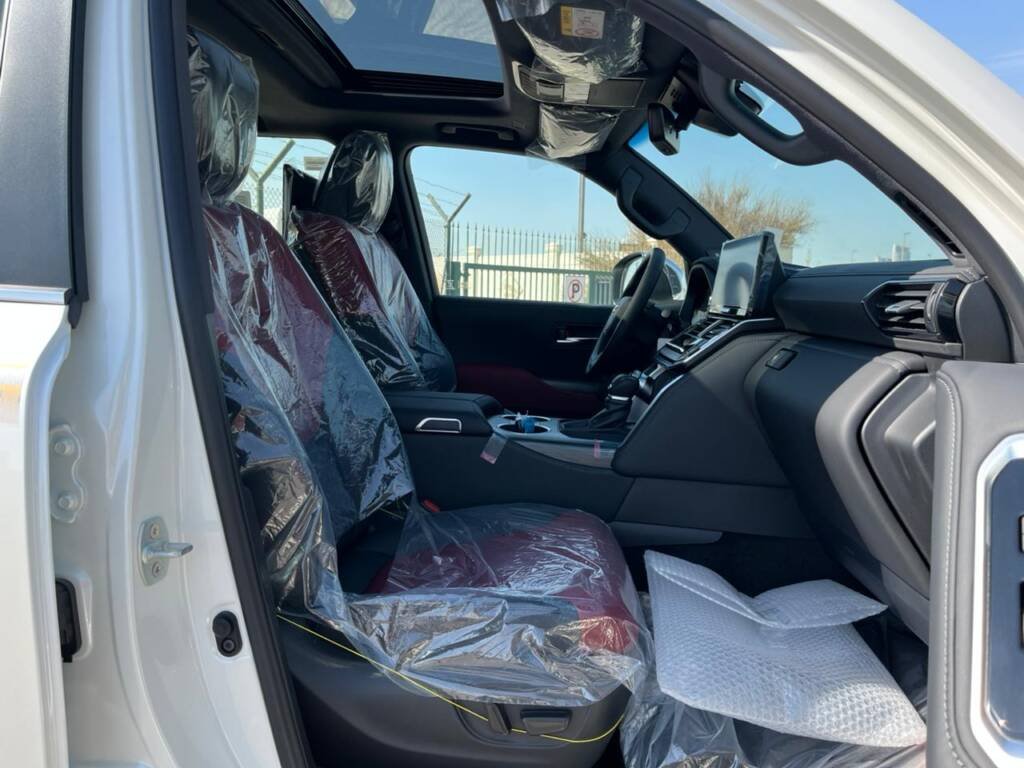 MODEL TOYOTA LAND CRUISER VXR V6 3.3L DSL 2025