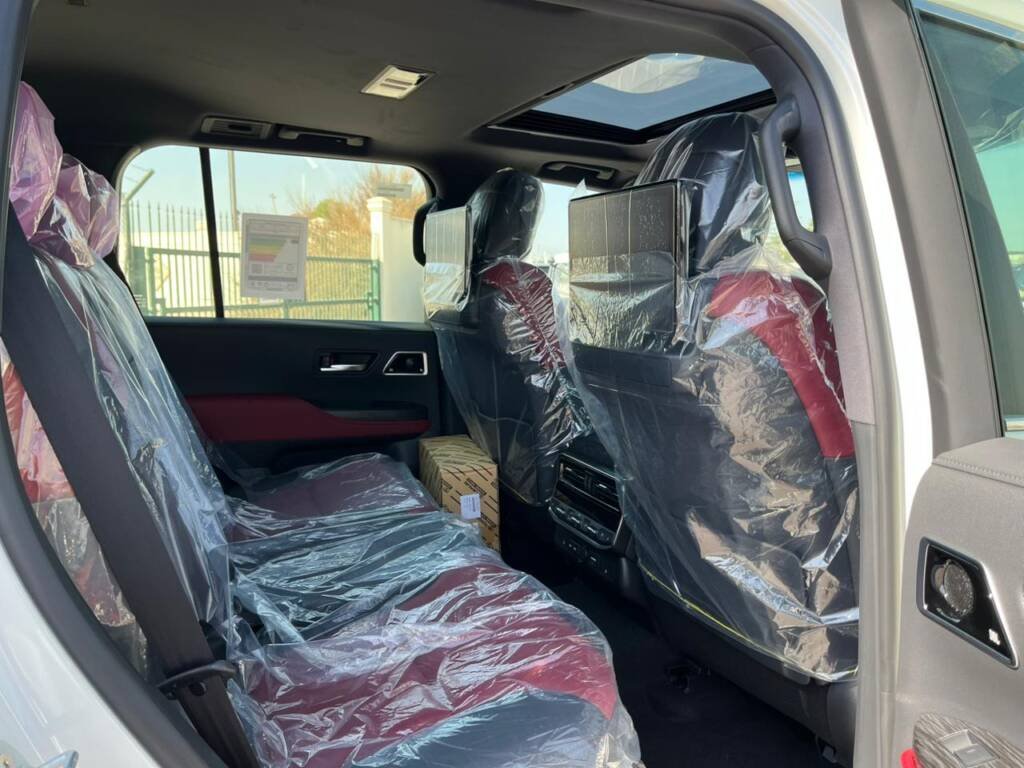 MODEL TOYOTA LAND CRUISER VXR V6 3.3L DSL 2025